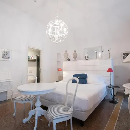Marina Charming Hotel