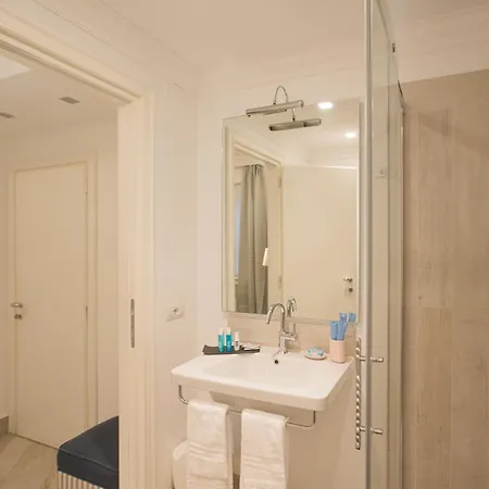 Marina Charming Hotel 4*