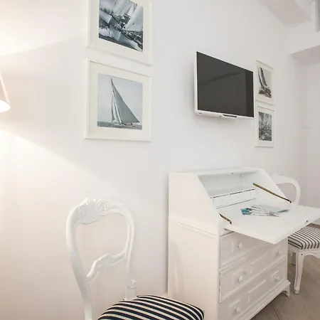 Marina Charming Hotel 4*