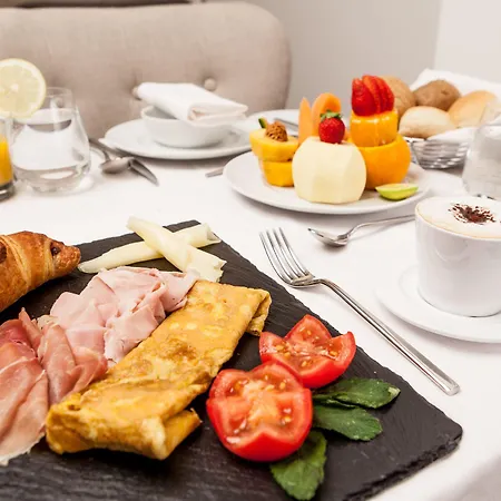 Marina Charming ホテル