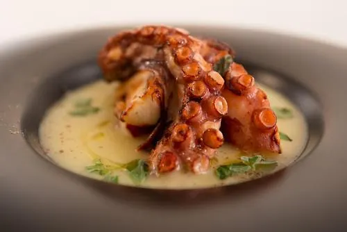 Ξενοδοχείο Marina Charming 4*