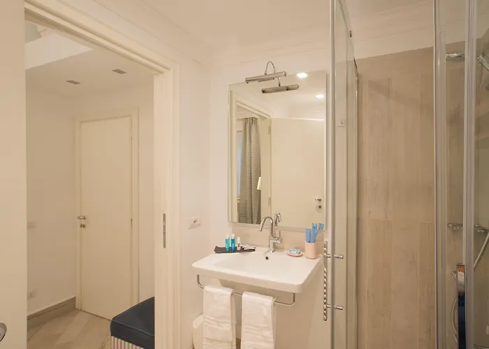 Marina Charming Hotel 4*