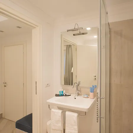 Marina Charming Hotel 4*