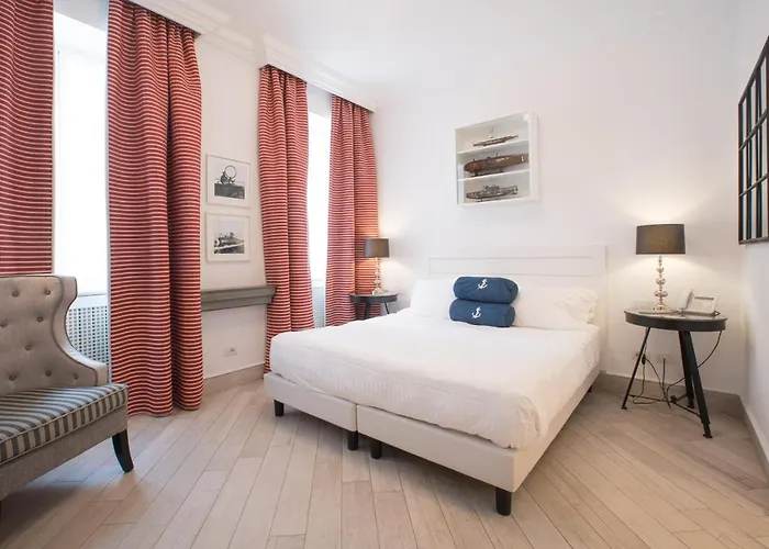 Marina Charming Hotel